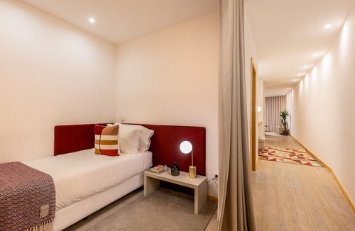 Santa Marinha Apartment | High Classe One Bedroom Apt for 3 - River View 3