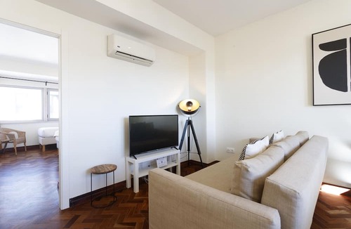Santo Antonio Apartment | Divine Port's Wine in Lisbon by Misha's Place (2B)