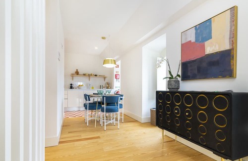Santa Maria Maior Apartment | Velvet Dream (SJ)