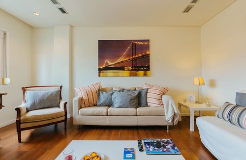 Sao Joao de Deus Apartment | RENT4REST LISBON FAMILY & FRIENDS APARTMENT IN ROMA AVENUE