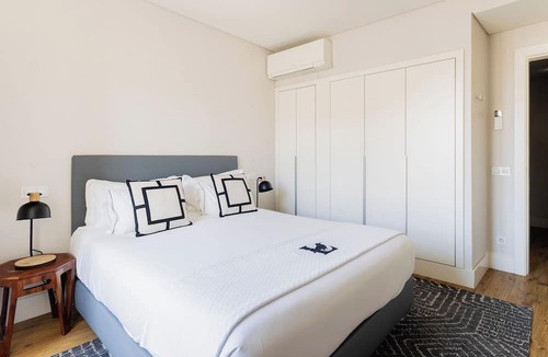 Martires Apartment | Chiado Square - Lisbon Best Apartments