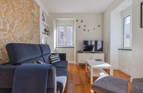 Santa Engracia Apartment | Comfort & Bright Apartment by LovelyStay