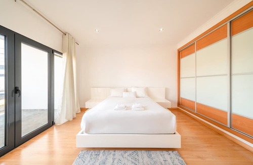Charneca de Caparica e Sobreda Apartment | GuestReady - Charming family retreat with pool