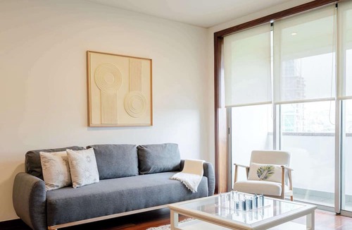 Santa Marinha Apartment | Modern & Spacious Flat with Garage by HostWise