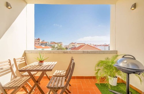 Sao Joao de Deus Apartment | « Come Home to Calm in Lisbon’s Center »