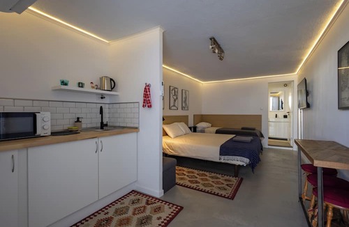 Olivais Apartment | Cave for 3 people 5 min from Lisbon Airport