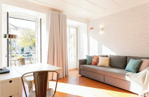 Lisbon Old Town Apartment | Lisbon charming balcony flat w/air conditioner!