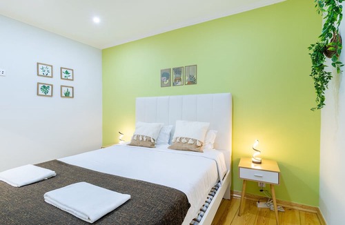 Encarnacao Apartment | Central Bairro Alto 2E by Central Hill