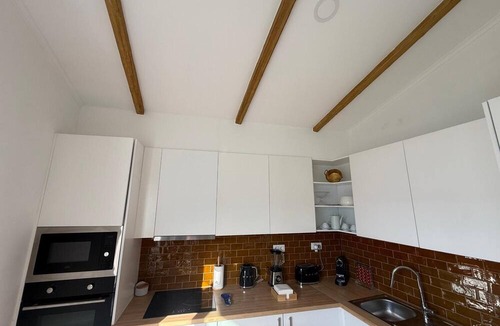 Vila de Frades House | Holiday Home 'Casa Vila De Frades' with Private Terrace, Private Garden and Wi-Fi