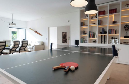 Viseu House | The Heli House | Private Pool, Movie Theater, Gym & Games