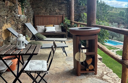 Vinhais House | Casa dos Figos: Pool, Nature, and Peace—Fantastic Views of the Sunset