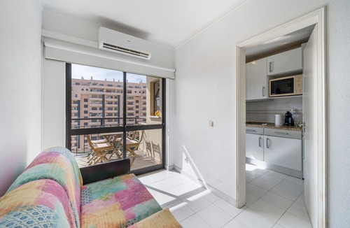 Praia da Rocha Apartment | Apartment 'T1 Mar De Amarilis' with Sea View, Wi-Fi and Air Conditioning