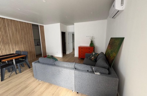 Minde Apartment | Apartment 'House Guest Confort Vila Minde' with Wi-Fi and Air Conditioning