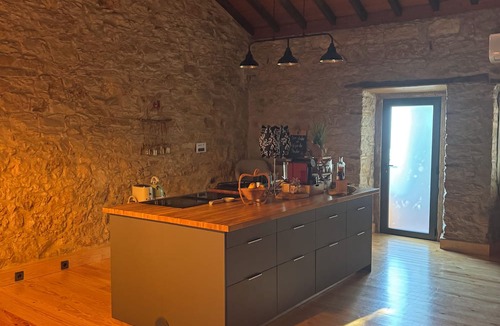 Casais Cottage | Prado Retreat