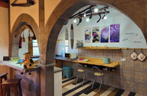 Biscoitos House | Lava Soul, Sublime