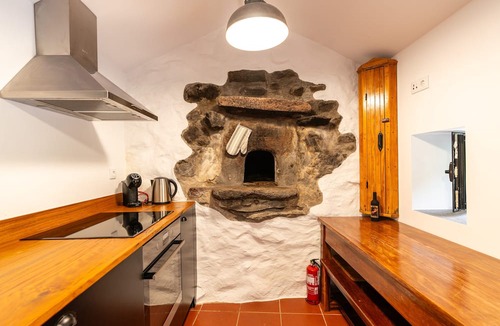 Tabua House | Holiday Home 'Kyra's House' with Wi-Fi