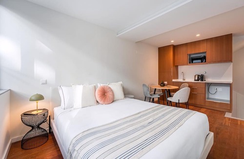 Bonfim Hotel | Guestready - Silk Factory Studios and Apartments