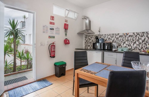 Canico Apartment | Apartment 'Pool View' with Shared Pool, Shared Garden and Wi-Fi