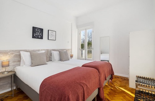Alges House | Peaceful Algés Family Home