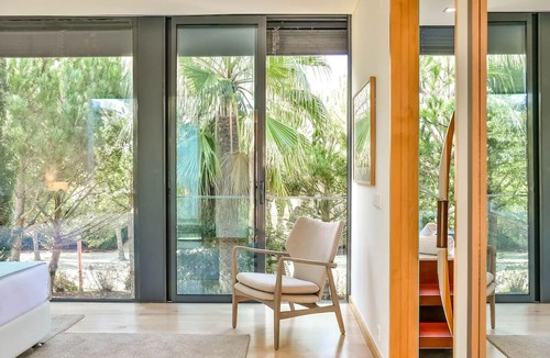 Carvalhal Hotel | Seaside Adventure: Beach Houses with Tennis, Near Sado Emotion - Free Parking!