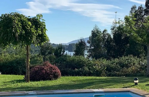 Vila Nova de Cerveira House | Holiday Home 'Casa Dos Silêncios - Paz E Natureza' with Mountain View, Pool and Wi-Fi