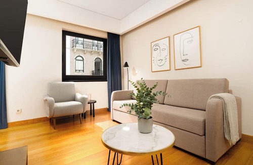 Santo Antonio Apartment | Limehome Lisbon Eca de Queiroz