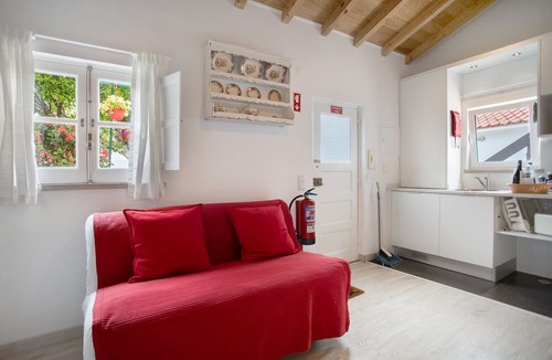 Banzao Apartment | Apartment 'Páteo Da Várzea 2' with Shared Garden and Wi-Fi Access