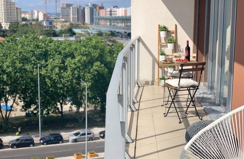 Parque das Nacoes Apartment | Charming Apartment With Balcony &pool