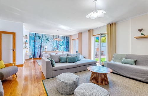 Benfica House | Stunning House With Terrace