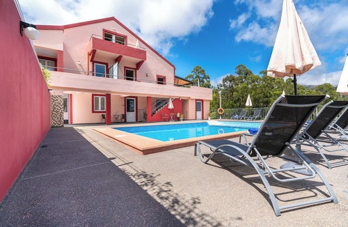 Prazeres Apartment | Homerez - Apartment in Prazeres