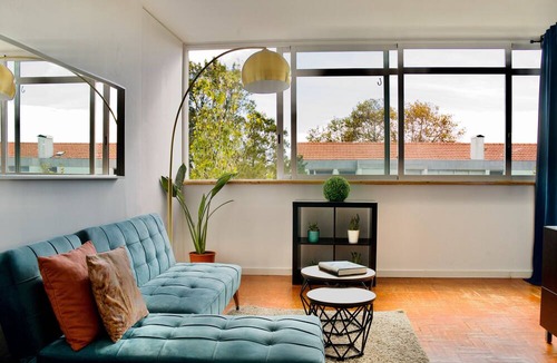 Parede Apartment | Apartment 'Close To The Beach' with Wi-Fi and Air Conditioning