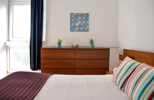 Parede Apartment | Apartment 'Close To The Beach' with Wi-Fi and Air Conditioning