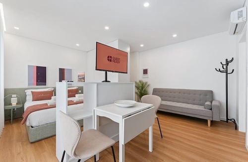 Ramalde Apartment | GuestReady - Tutti Frutti Studio - Elderberry
