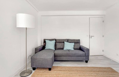 Linda-a-Velha Apartment | Bright Algés Apartment by Lisbeyond