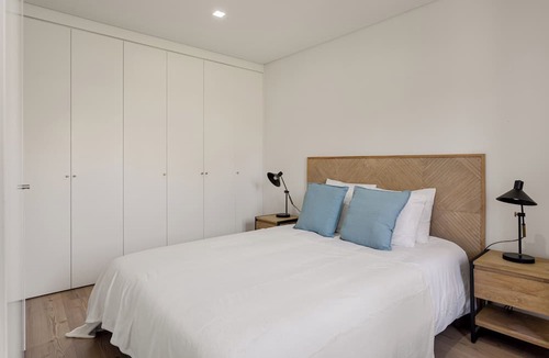 Linda-a-Velha Apartment | Charm Studio – Lisbon Getaway