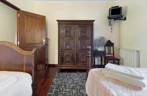 Amares Apartment | Room 'Quarto 1 - Quinta Da Ataíde' with Mountain View, Shared Pool and Wi-Fi