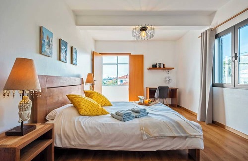 Imaculado Coracao de Maria Apartment | Tornos - Spacious two-bedroom apartment