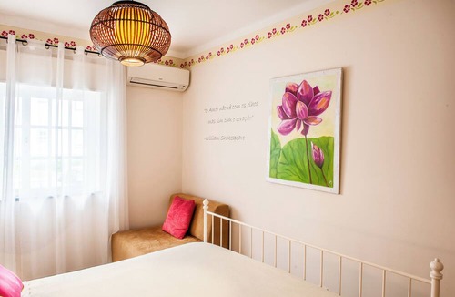 Santa Luzia Apartment | Charming 2-bedroom apartment in fantastic Santa Luzia with WiFi, AC