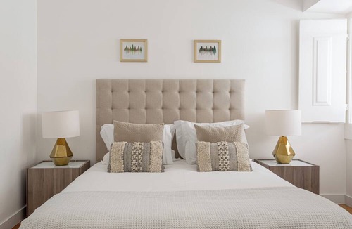 Chiado Apartment | Central Lisbon 3 Bedroom Duplex With Elevator & AC