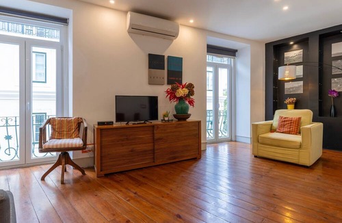 Sacramento Apartment | Chiado Center 1BDR Flat by LovelyStay