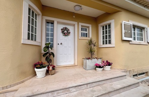 Charneca de Caparica e Sobreda Villa | King's Beach House