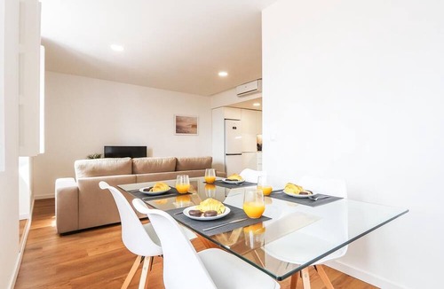Santo Condestavel Apartment | Vita Portucale | Campo de Ourique River View 1D