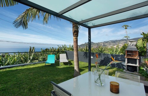 Santo Antonio Apartment | Capelos Country House with Sea View, Private Garden, and Wi-Fi