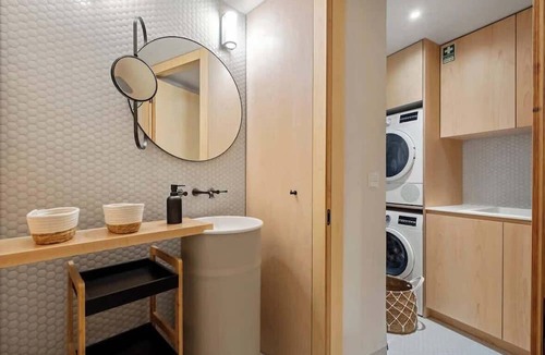 Se Apartment | Luxury Rooftop Jacuzzi Penthouse at Savoy Insular