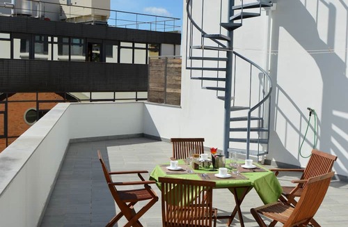 Santa Maria Maior Apartment | Top Floor in Funchal Center near Farmers Market Free Wifi private parking