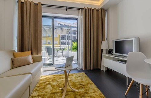 Sao Jorge de Arroios Apartment | Lisbon Avenue Apartments- Free ParkinG & Private Terrace