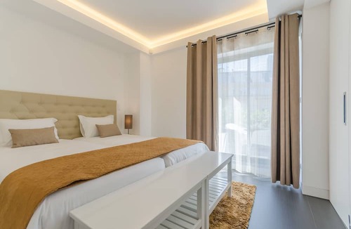 Sao Jorge de Arroios Apartment | Lisbon Avenue Apartments- Free ParkinG & Private Terrace