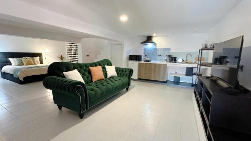 Tavarede Villa | Sunny Villa with Pool & Beach View - Beach 5 min