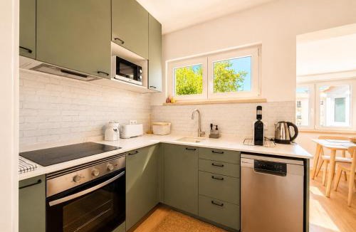 Lombos Apartment | Beach & Relax Carcavelos - Checkinhome