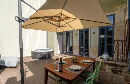 Uniao de Freguesias do Centro Apartment | Invictus Escape – Jacuzzi & Charm in the City